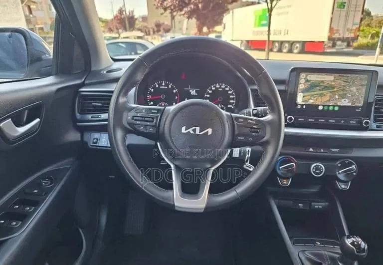 Hyundai Kona 2024 Gris