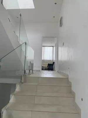 3chbre Villa dans Aparament À Louer, Ouakam à Louer