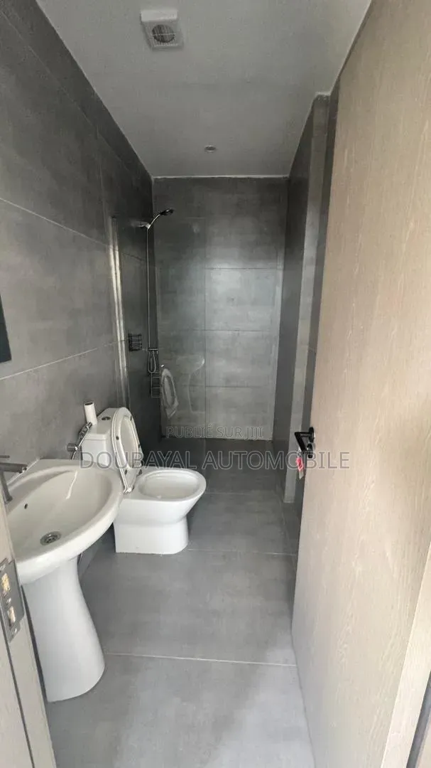 3chbre Appartement dans Oukam Aparament À, Almadies à Louer