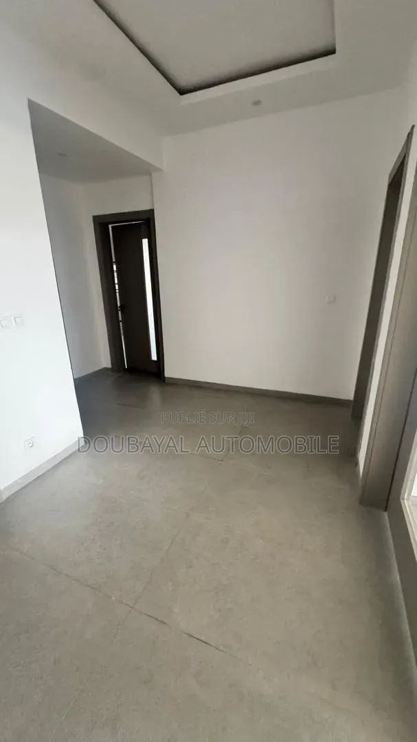 3chbre Appartement dans Oukam Aparament À, Almadies à Louer