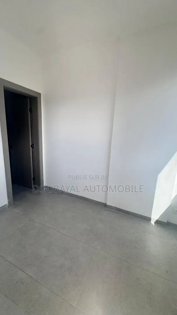 3chbre Appartement dans Oukam Aparament À, Almadies à Louer