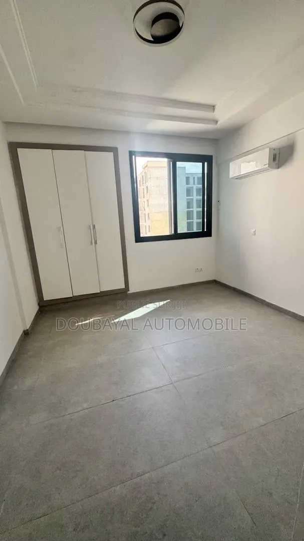 3chbre Appartement dans Oukam Aparament À, Almadies à Louer