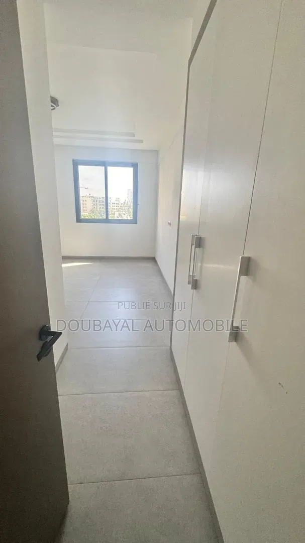 3chbre Appartement dans Oukam Aparament À, Almadies à Louer