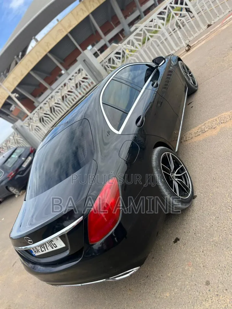 Mercedes-Benz C300 2016 Noir