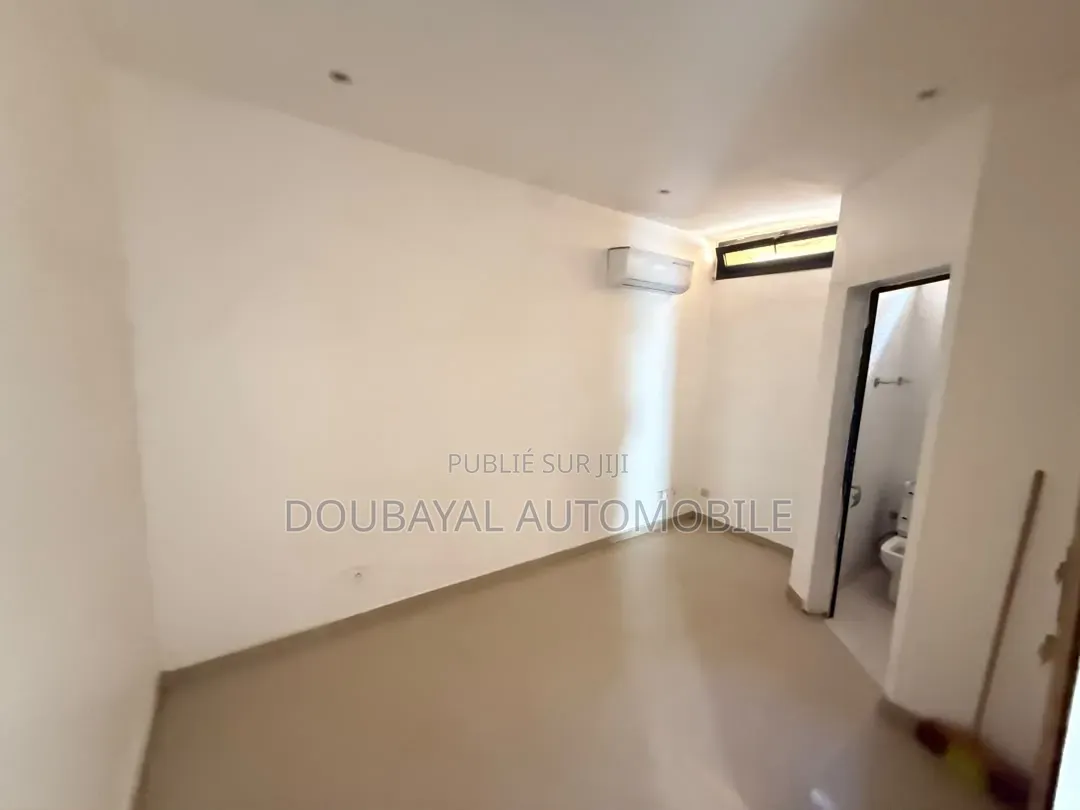4chbre Villa dans Villa À Louer Vdn, Mermoz Sacré-Cœur à Louer