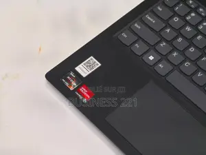 Nouveau Ordinateur portable Lenovo V15 G4 8GB AMD Ryzen 3 SSD 512GB