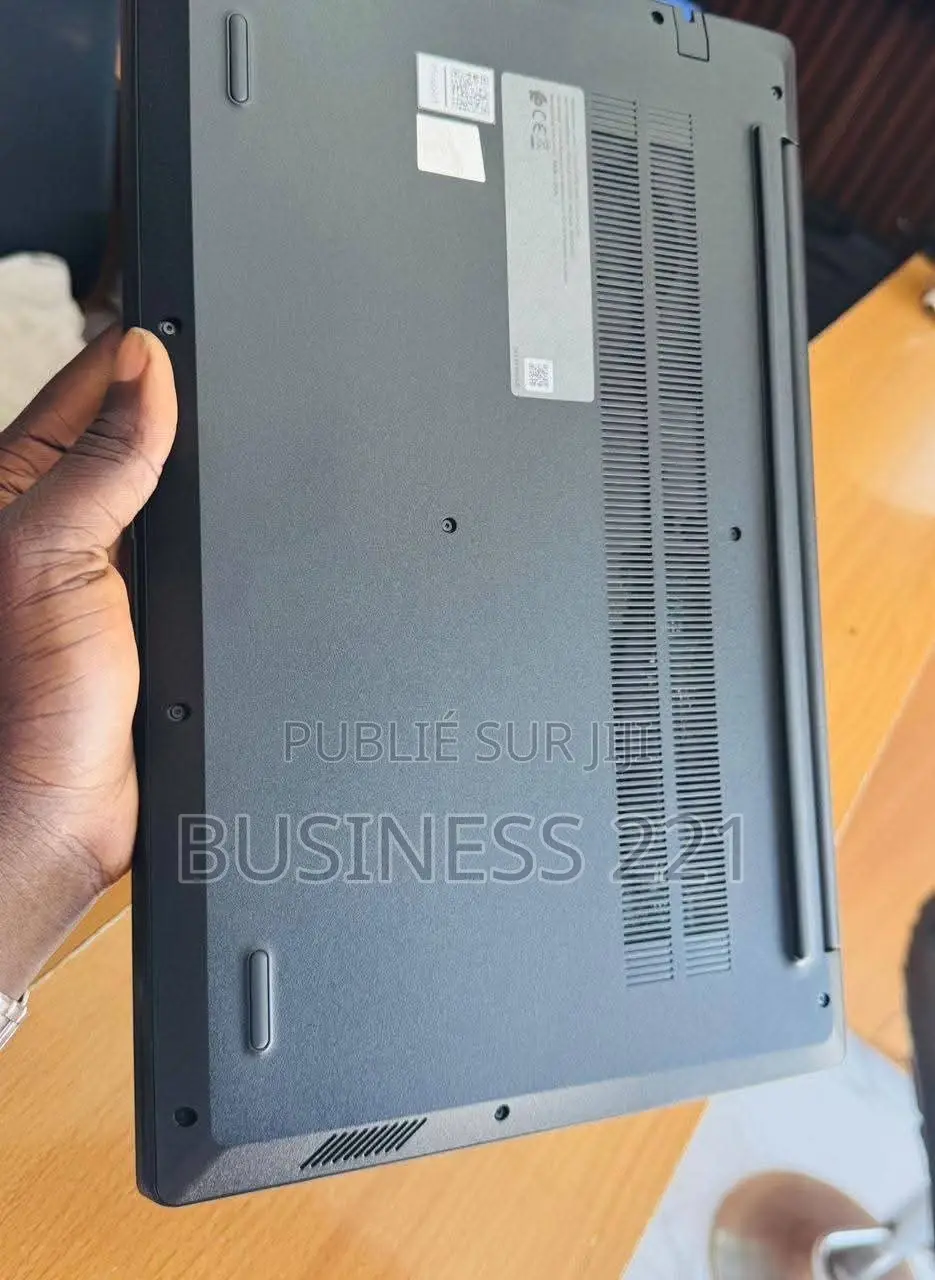 Nouveau Ordinateur portable Lenovo V15 G4 8GB AMD Ryzen 3 SSD 512GB