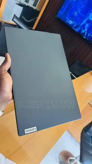 Nouveau Ordinateur portable Lenovo V15 G4 8GB AMD Ryzen 3 SSD 512GB