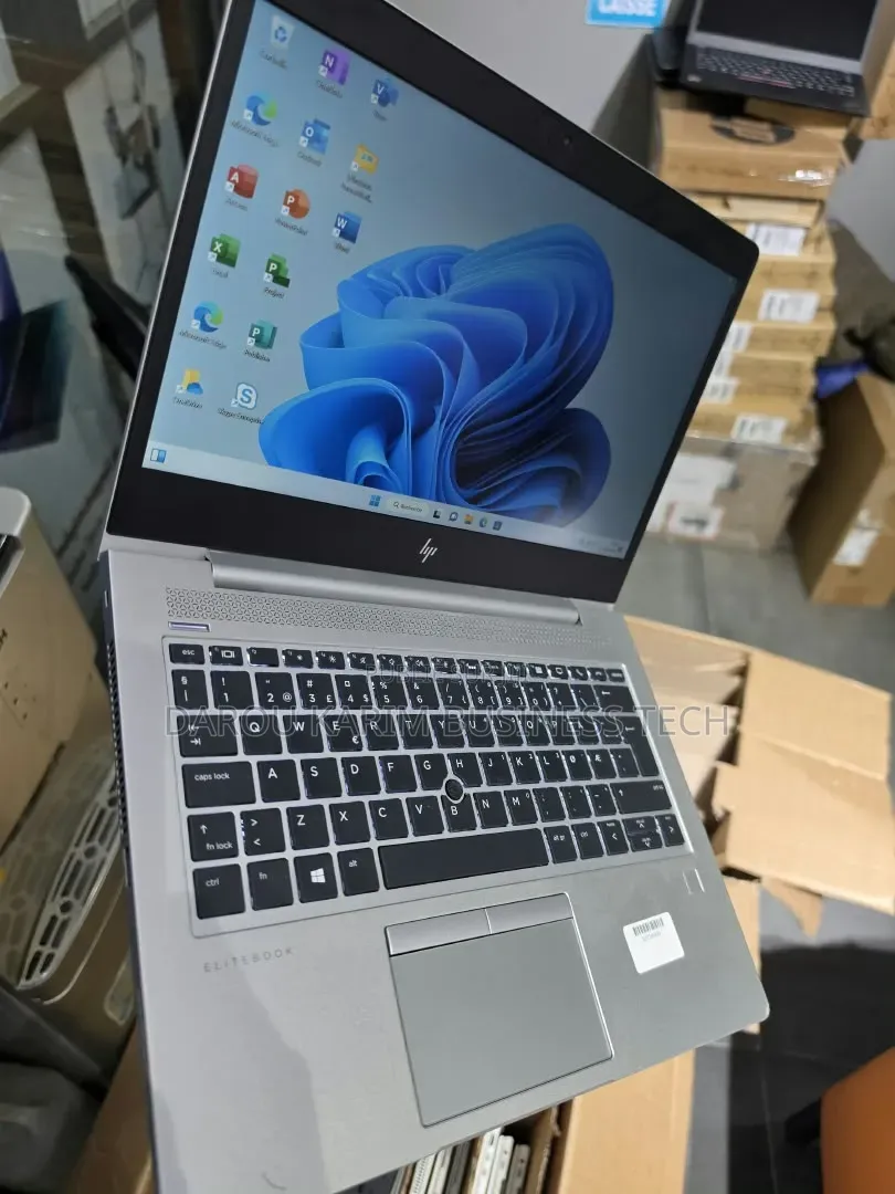 Nouveau HP EliteBook 735 G5 16GB AMD Ryzen 5 SSD 256GB