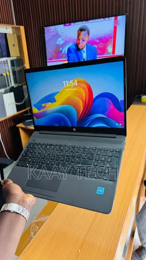 Ordinateur portable HP 250 G10 8GB Intel Core 2 Quad SSD 256GB