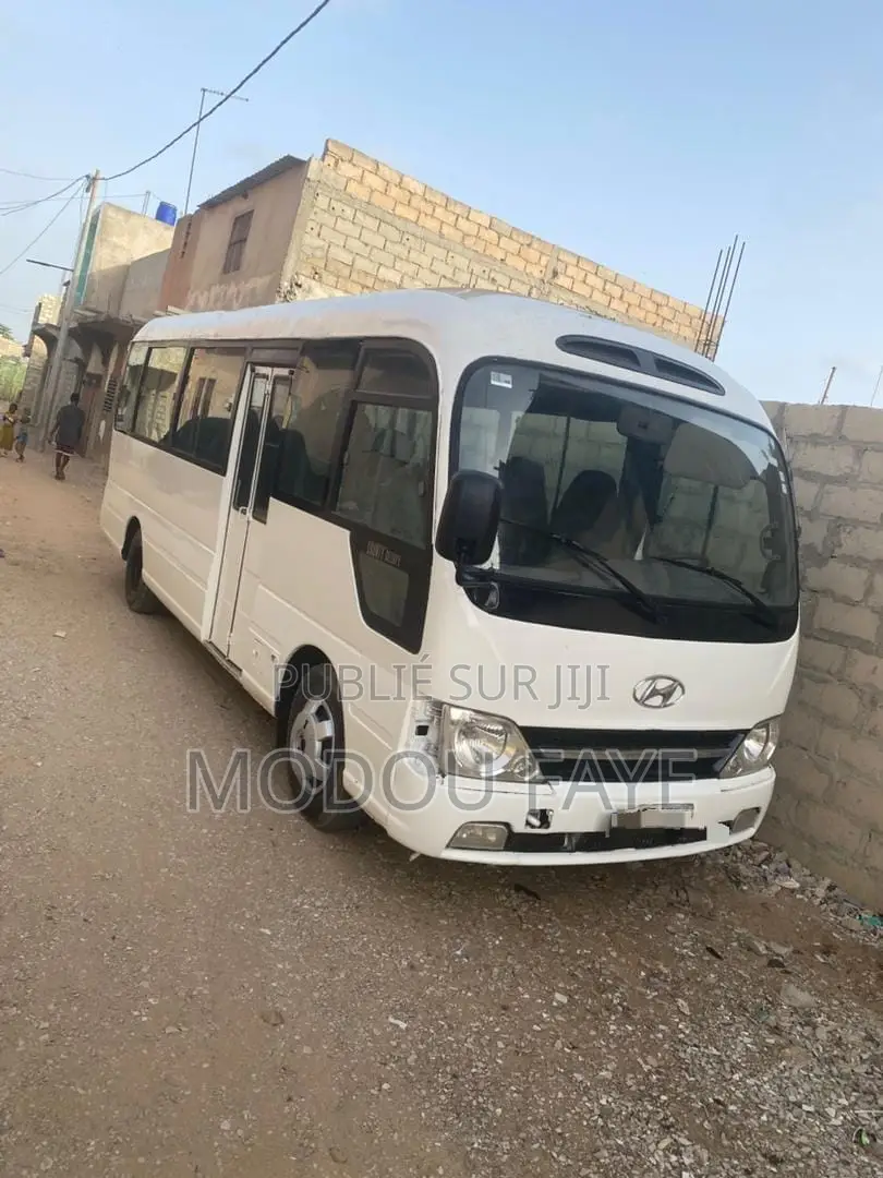 Hyundai County 2013 Blanc
