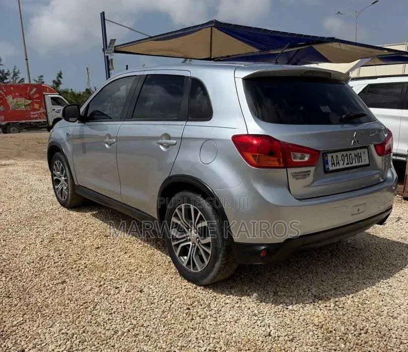 Mitsubishi RVR 2016 Gris