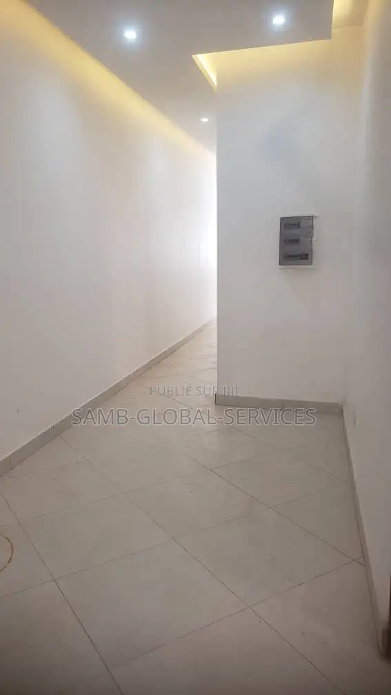 2chbre Appartement dans Yoff à Louer