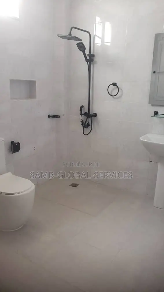 2chbre Appartement dans Yoff à Louer