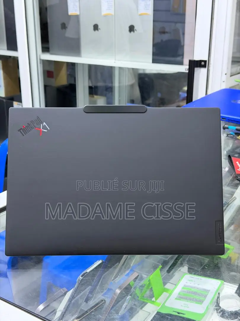 Nouveau Lenovo ThinkPad X1 Carbon 32GB Intel Core Ultra 7 SSD 512GB