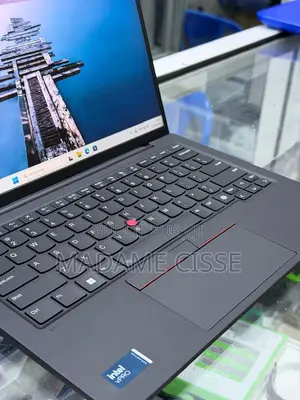 Nouveau Lenovo ThinkPad X1 Carbon 32GB Intel Core Ultra 7 SSD 512GB