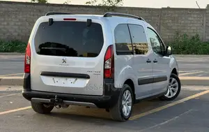 Peugeot Partenaire 2017 Gris