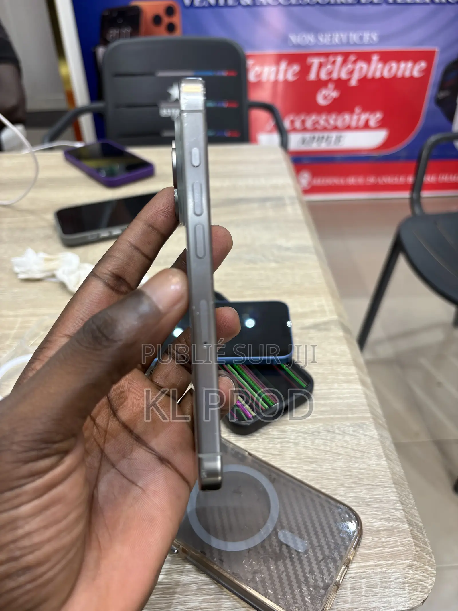 Nouveau Apple iPhone 15 Pro 256 GB Gris