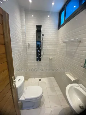 4chbre Appartement dans , Yoff à Louer