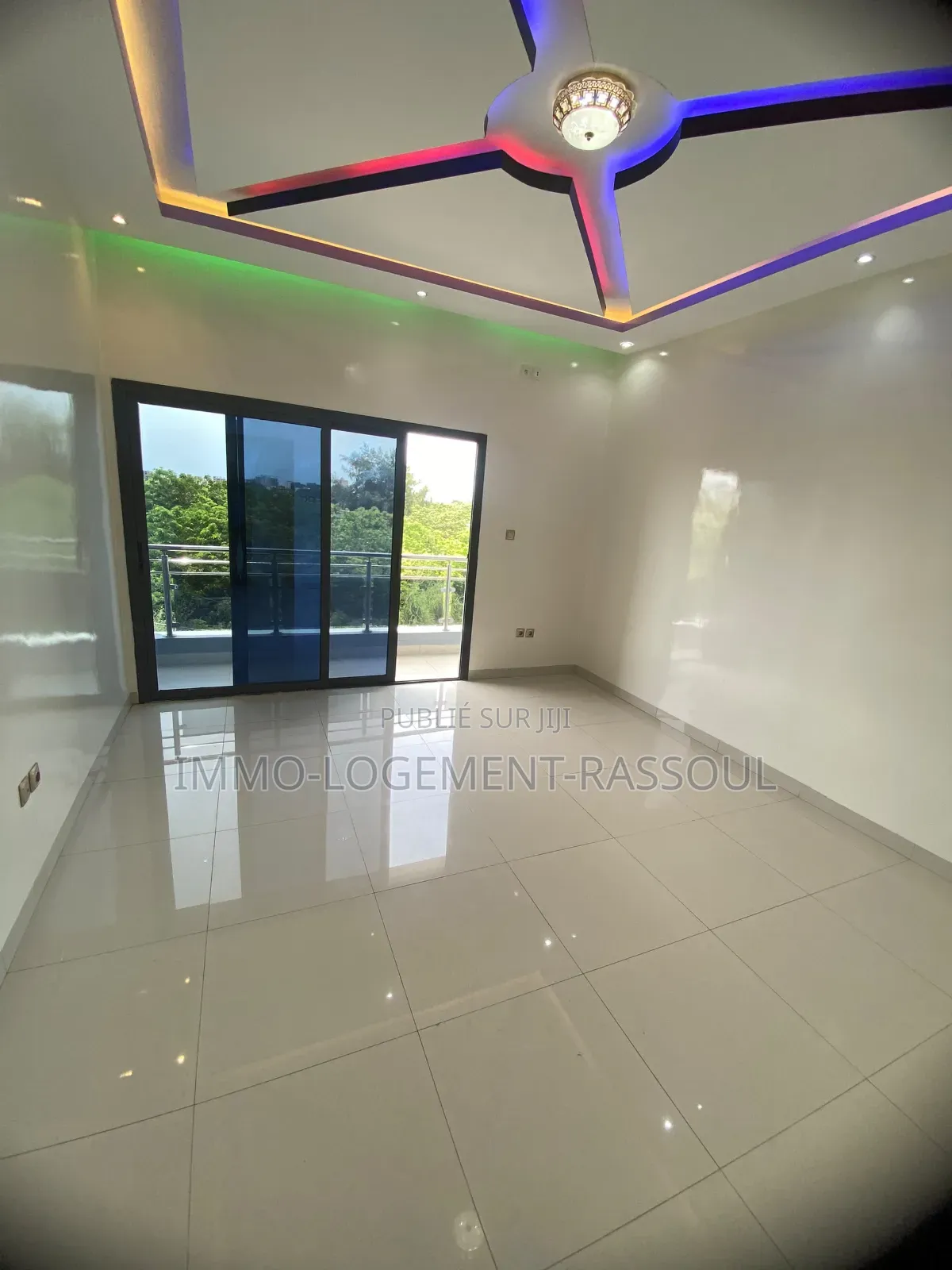 4chbre Appartement dans , Yoff à Louer