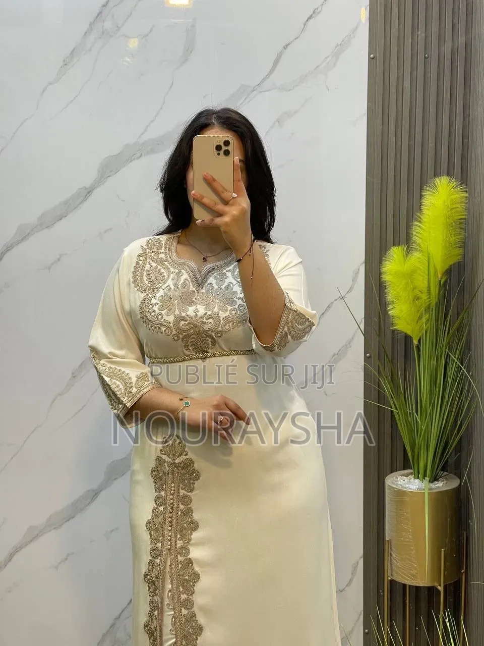 Ensemble Grande Dame Marocaine Tissu Lain Avec De La Broderie HC