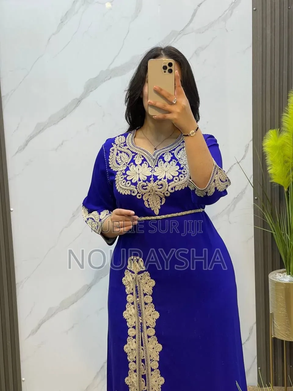 Ensemble Grande Dame Marocaine Tissu Lain Avec De La Broderie HC