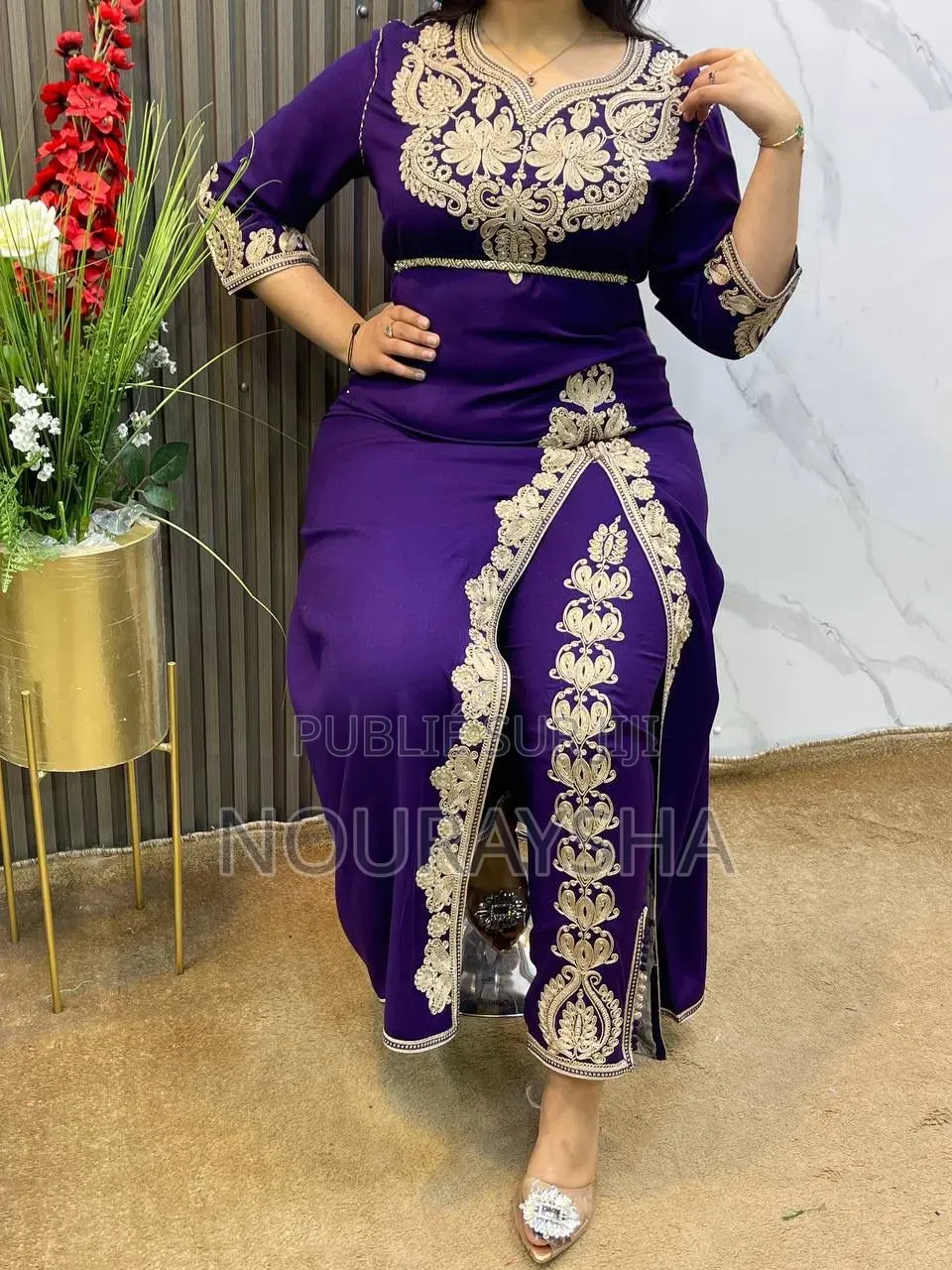 Ensemble Grande Dame Marocaine Tissu Lain Avec De La Broderie HC