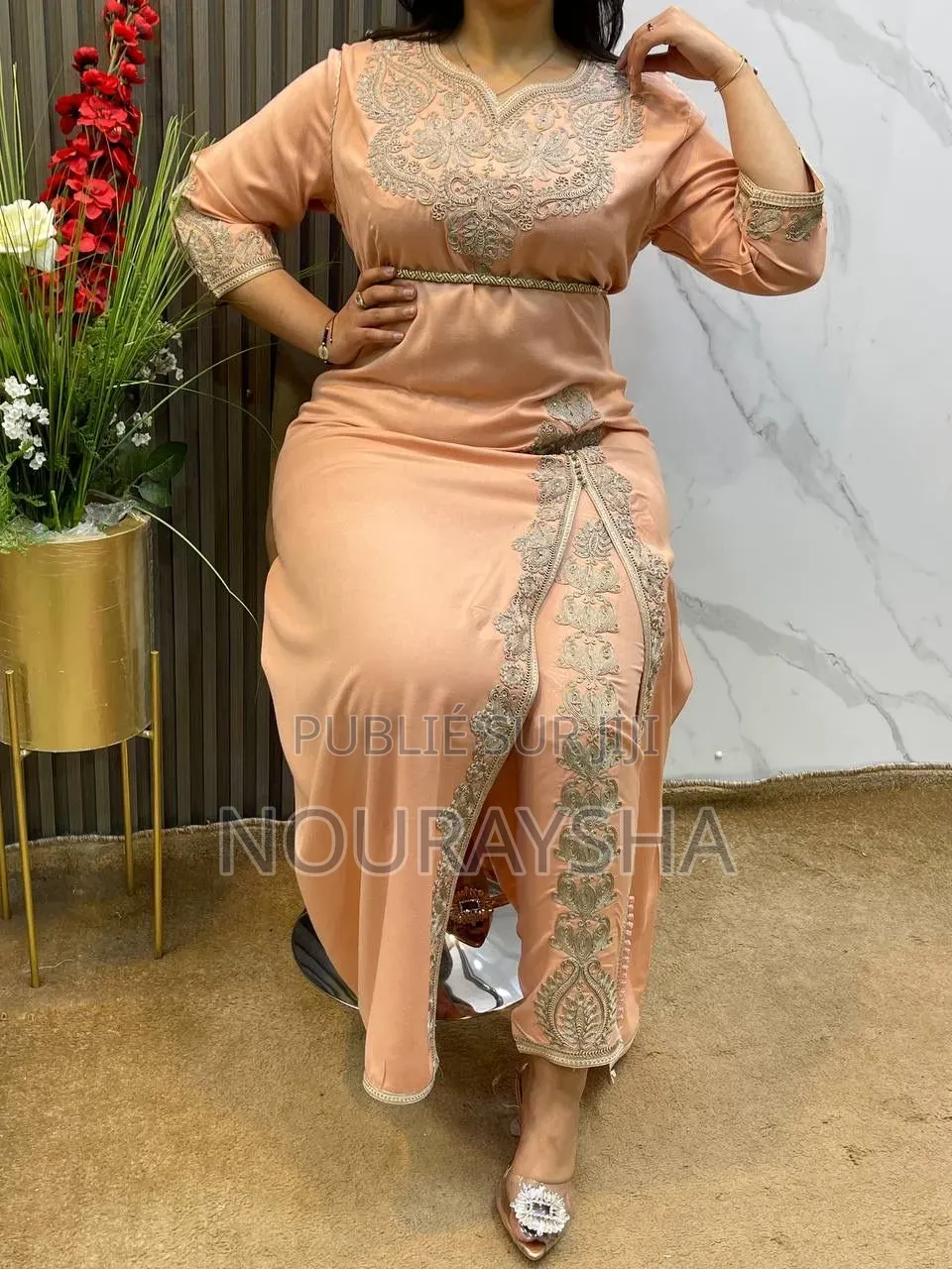 Ensemble Grande Dame Marocaine Tissu Lain Avec De La Broderie HC
