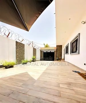 3chbre Villa dans Ngaparou, Thiès Sud à Vendre