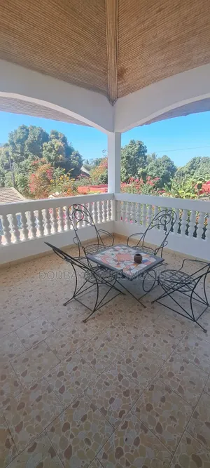 3chbre Villa dans Warang, Thiès Sud à Vendre