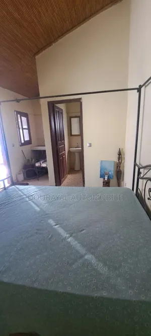 3chbre Villa dans Warang, Thiès Sud à Vendre