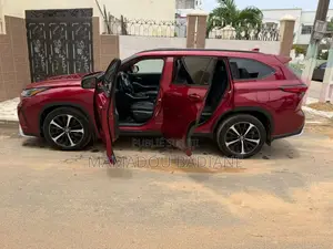 Toyota Highlander XSE 2022 Rouge