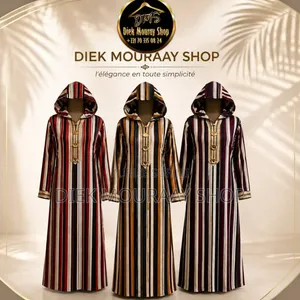 Robe Longue À Capuche