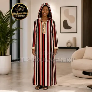Robe Longue À Capuche