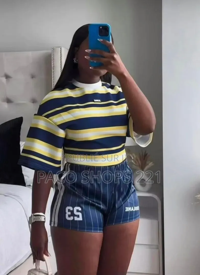 Ensemble Été Chic – T-Shirt Oversize Rayé Et Short Sport