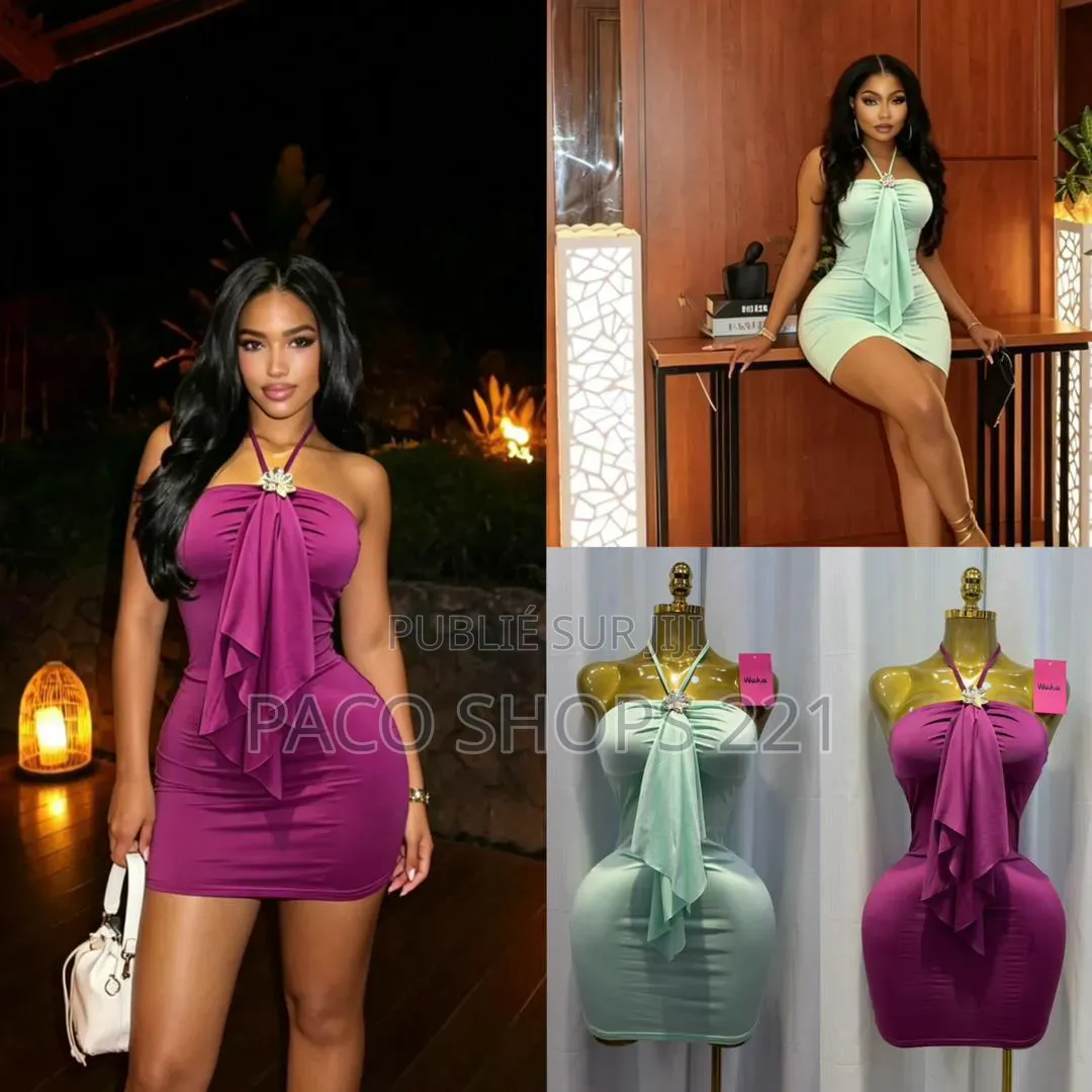 Robe Courte Moulante Dos Nu Avec Broche Bijou – Très Classe