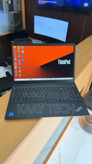 Nouveau Lenovo ThinkPad E15 16GB Intel Core i7 SSD 512GB
