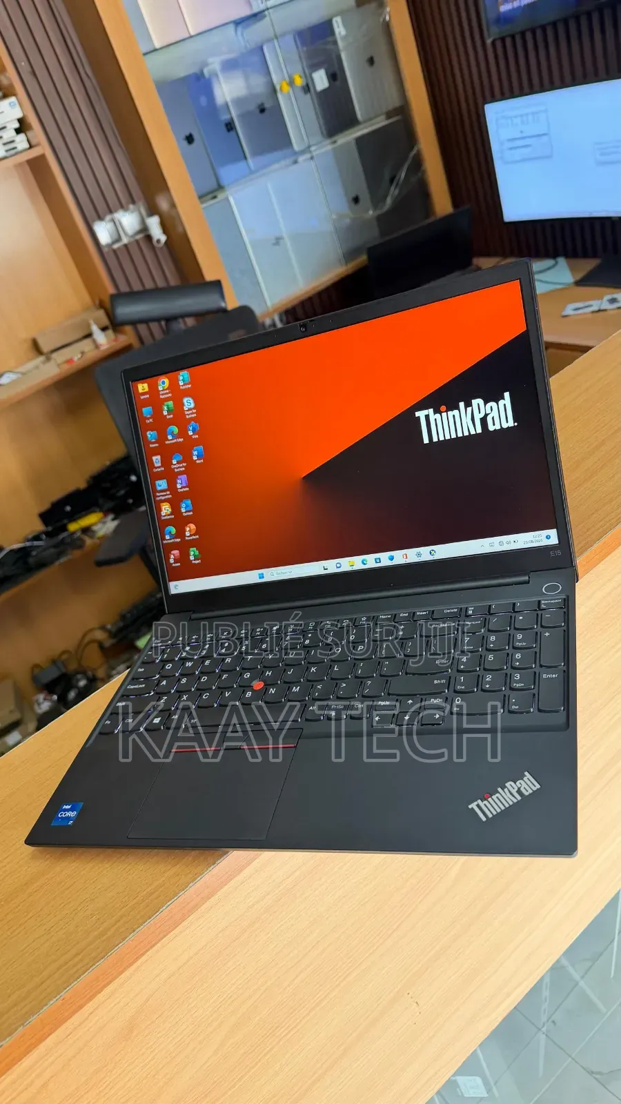 Nouveau Lenovo ThinkPad E15 16GB Intel Core i7 SSD 512GB
