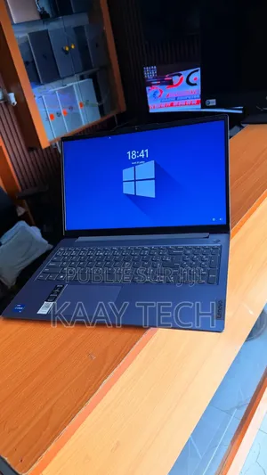 Ordinateur portable Lenovo Ideapad 3 8GB Intel Core i5 SSD 512GB