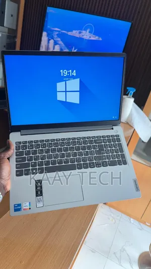 Ordinateur portable Lenovo IdeaPad 1 16GB Intel Core i5 SSD 512GB