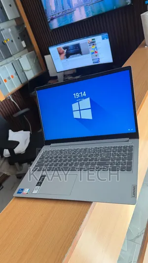 Ordinateur portable Lenovo IdeaPad 1 16GB Intel Core i5 SSD 512GB