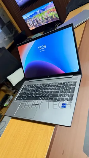 Nouveau HP ZBook Firefly G8 32GB Intel Core i7 SSD 512GB