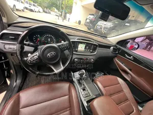 Kia Sorento 4dr SUV 2016 Noir