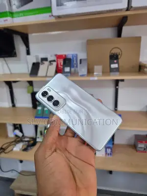 Nouveau Oppo Reno 12 5G 512 GB Gris