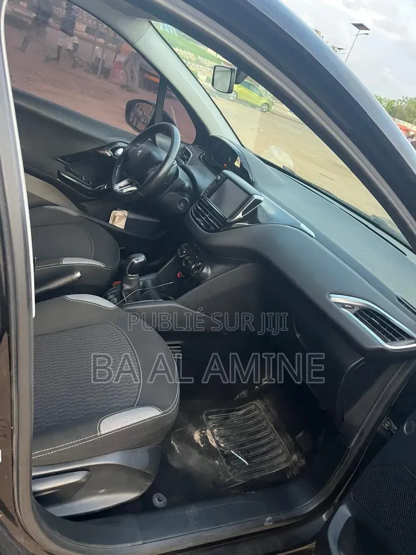 Peugeot 208 2016 Noir