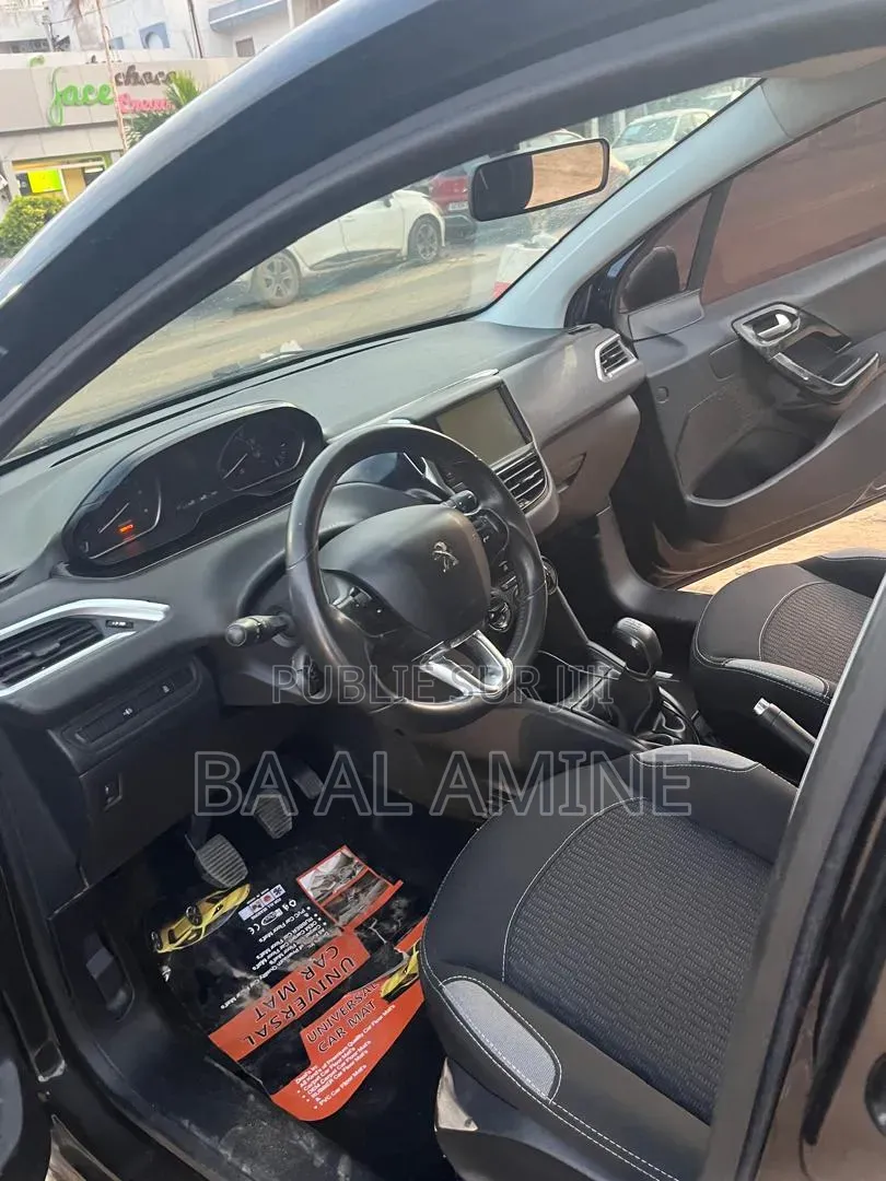 Peugeot 208 2016 Noir