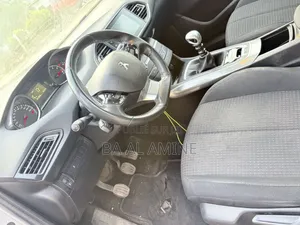 Peugeot 308 2019 Gris