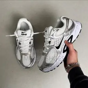 Nike V5 RNR – Style & Confort