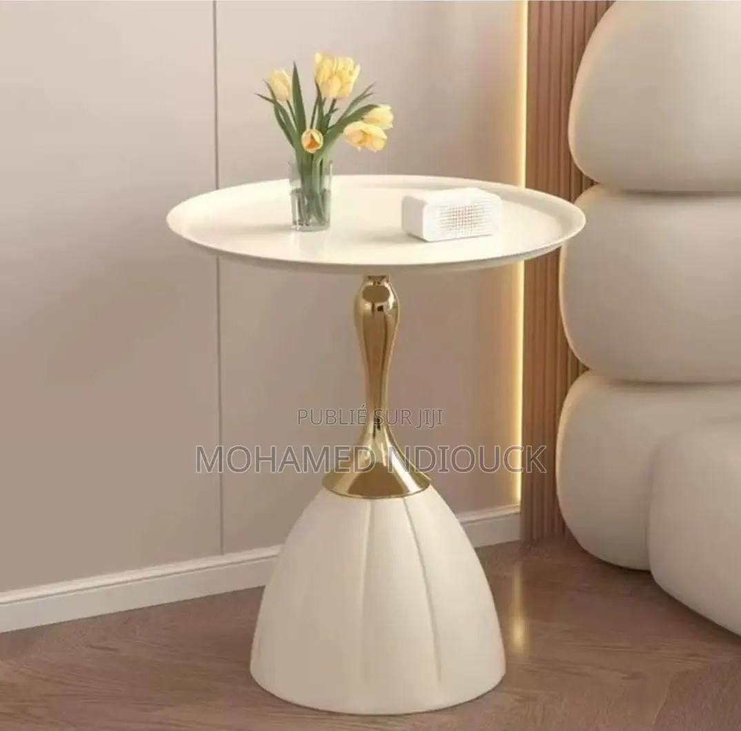 Table De Chevet Ronde en Fer Blanc Doré Haut De Gamme