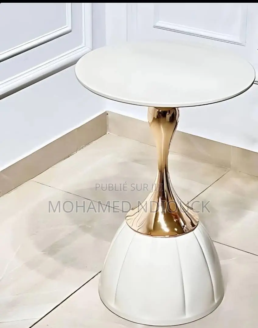 Table De Chevet Ronde en Fer Blanc Doré Haut De Gamme